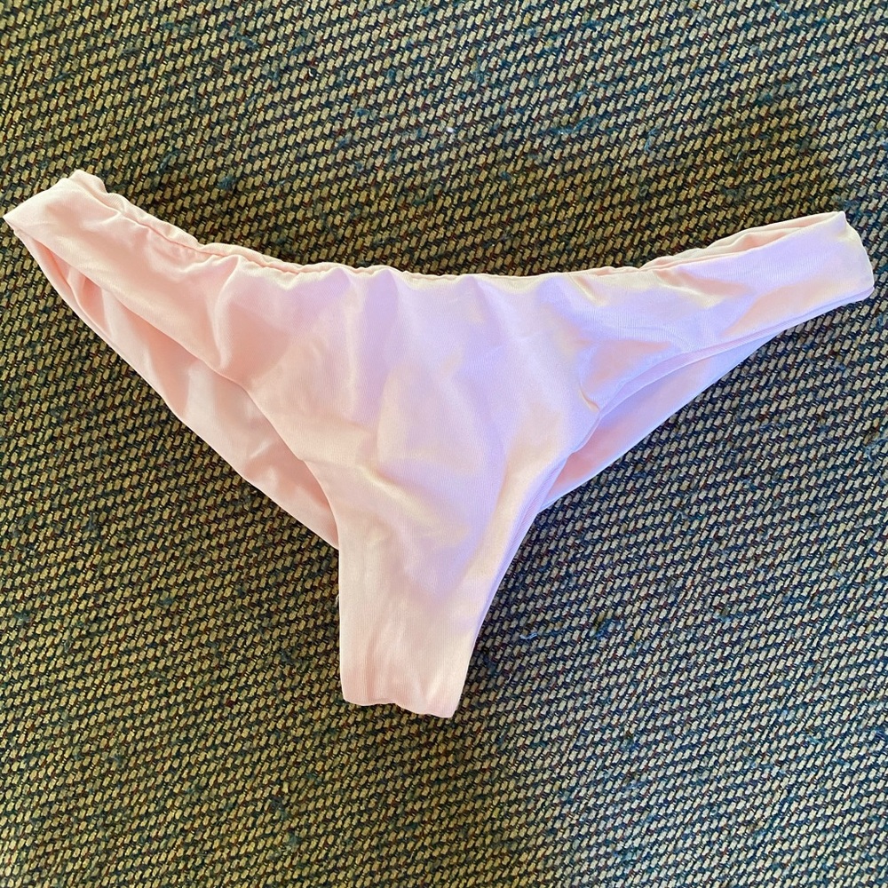 Light pink cheeky bikini bottoms!